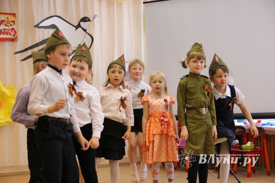Юные великолучане отметили День победы (ФОТО)