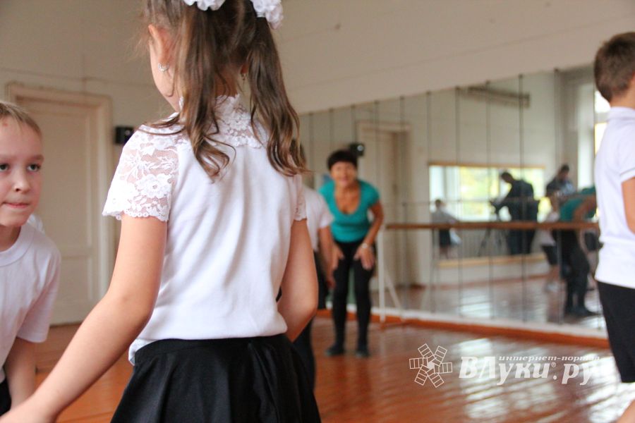 Поздравляем тех, кто сеет доброе и вечное, с профессиональным праздником