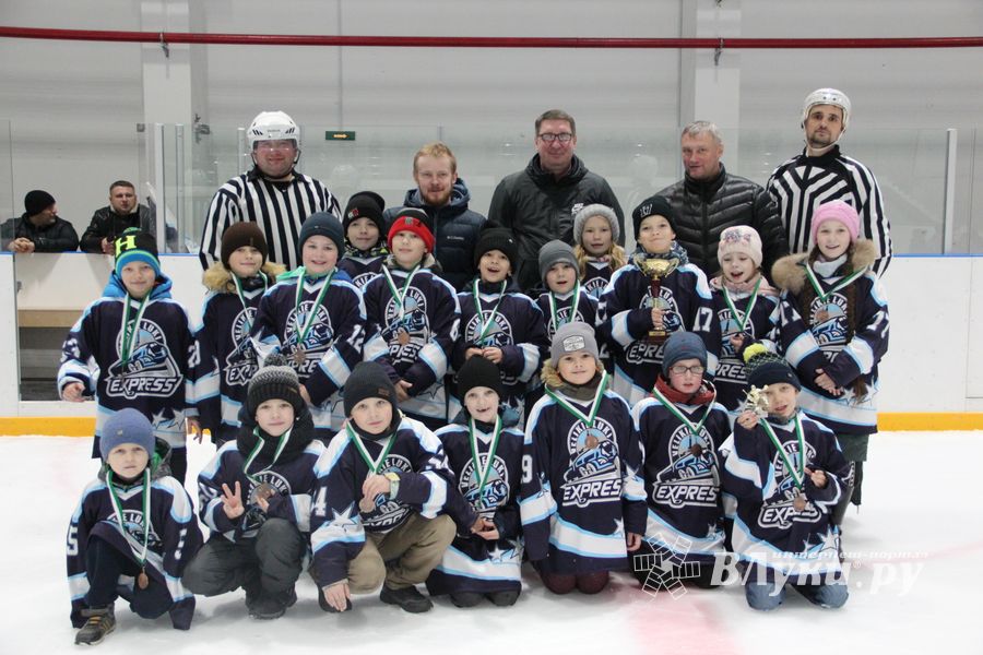Детский турнир по хоккею прошел в Великих Луках (ФОТО)