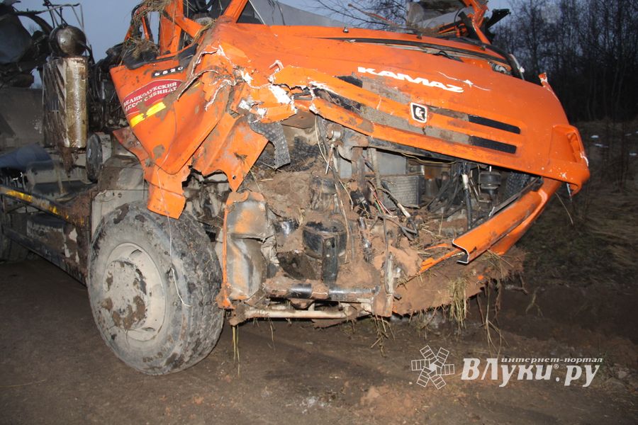 В районе деревни Булынино перевернулась бетономешалка (ФОТО)