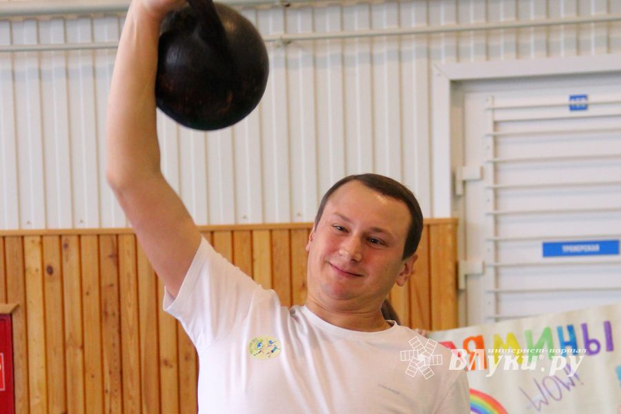 Великолучане одержали победу в зональном этапе «Папа, мама, я – спортивная семья» (ФОТО)