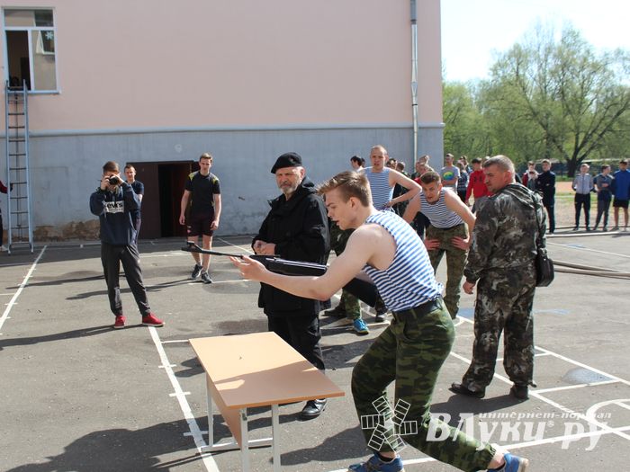 В Великих Луках спасали «заложников» (ФОТО)