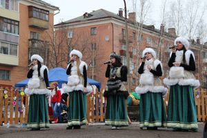 В Великих Луках состоялись проводы Широкой Масленицы — 2015