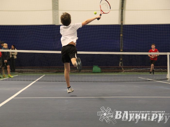 В Великих Луках прошло Первенство по большому теннису (фото)