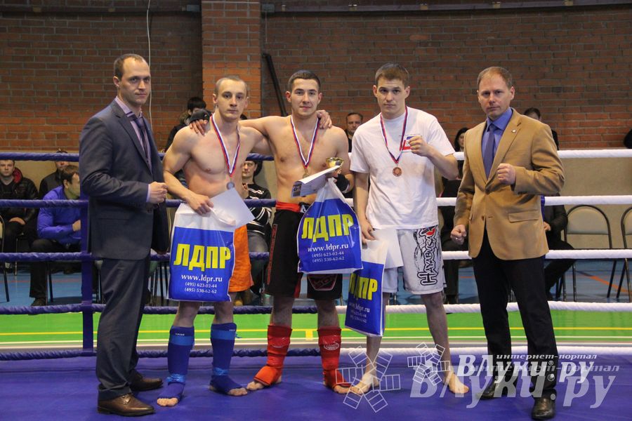 В Великих Луках прошел межрегиональный Открытый Кубок по смешанному боевому единоборству (фото)