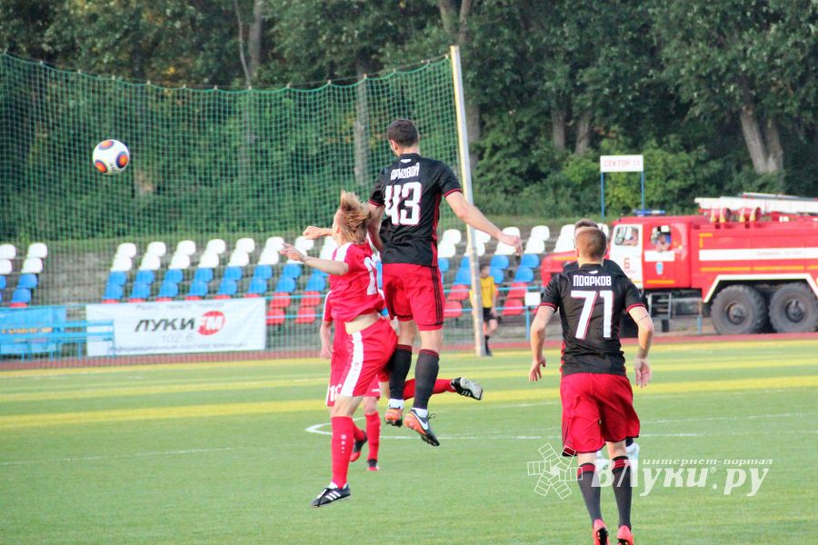 Хороший футбол без забитых мячей — «Луки-Энергия» сыграла с «Локомотив-Казанка» (ФОТО)