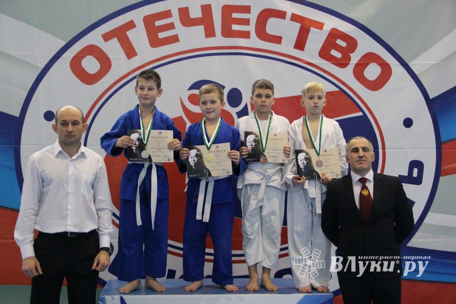 В Великих Луках прошли соревнования по дзюдо (ФОТО)