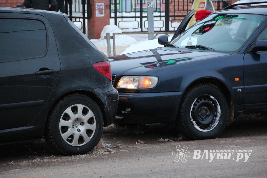На перекрестке Октябрьский — Гагарина произошло ДТП (фото)
