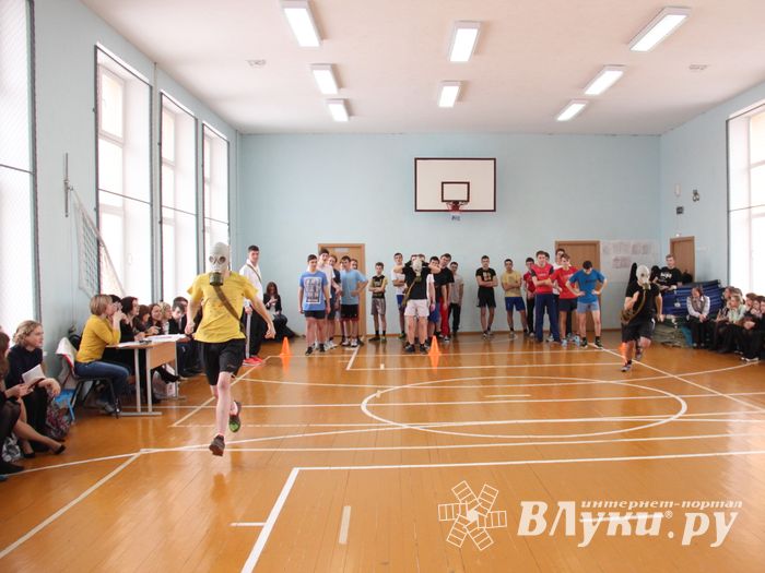 Конкурс «А ну-ка, парни!» прошёл в великолукской гимназии (фото)