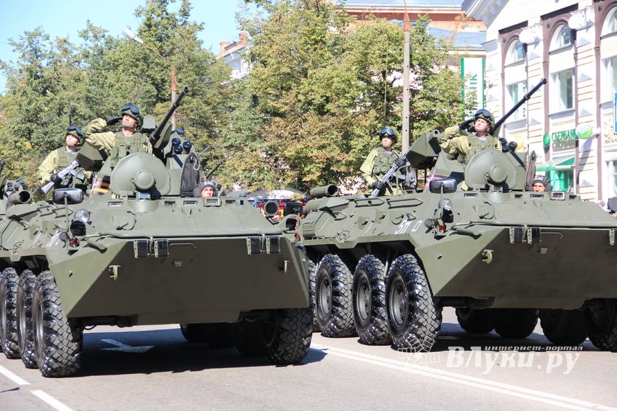 Военный парад в Великих Луках, часть II (ФОТО)