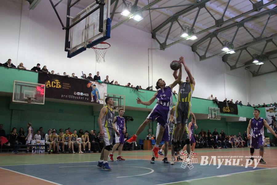 Великолучане стали вторыми в региональном финале Чемпионата ШБЛ «КЭС-БАСКЕТ» (ФОТО)