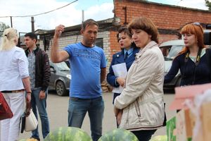В Великих Луках проверили бахчевые (ФОТО)