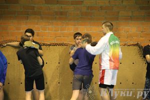 В Великих Луках прошел мастер-класс по кикбоксингу (фото)