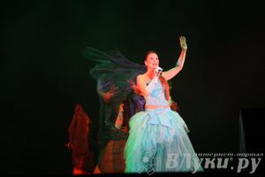 В Великих Луках состоялся сольный концерт певицы Цветаны