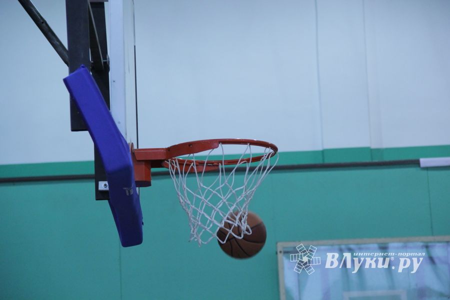 В Великих Луках состоялся финал «Кэс-Баскет»