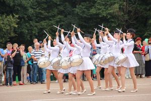 В Великих Луках проходит ​Международный фестиваль-конкурс среди мажореток и барабанщиц (ФОТО)