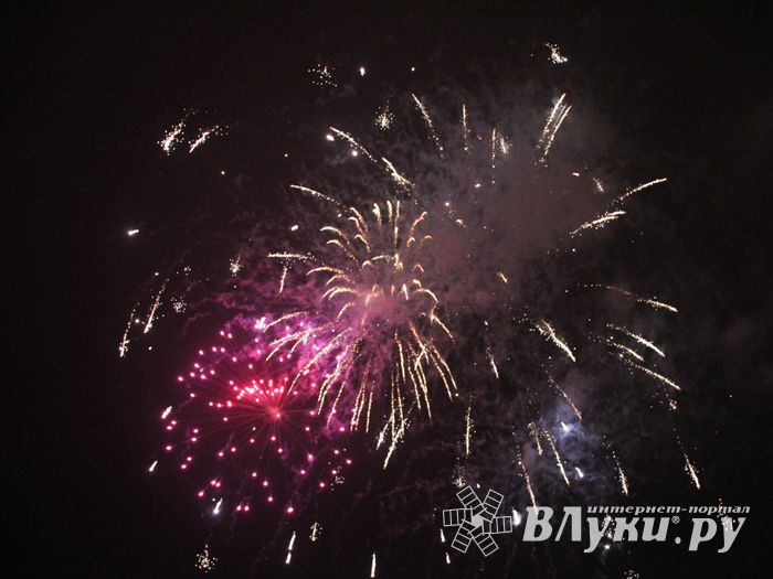 Великие Луки к встрече Нового года готовы (ФОТО)