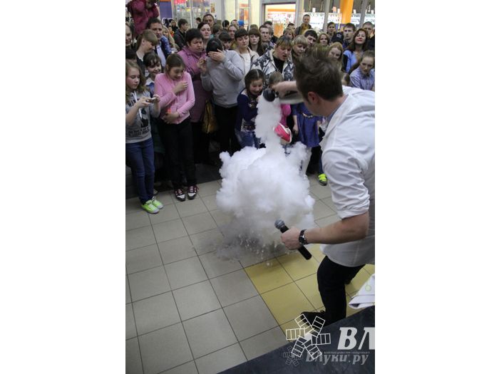 В ТЦ «Апельсин» прошла весенняя ночь распродаж