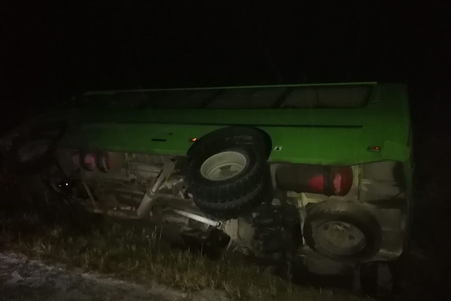 В Великолукском районе в ДТП попал рейсовый автобус (ФОТО)
