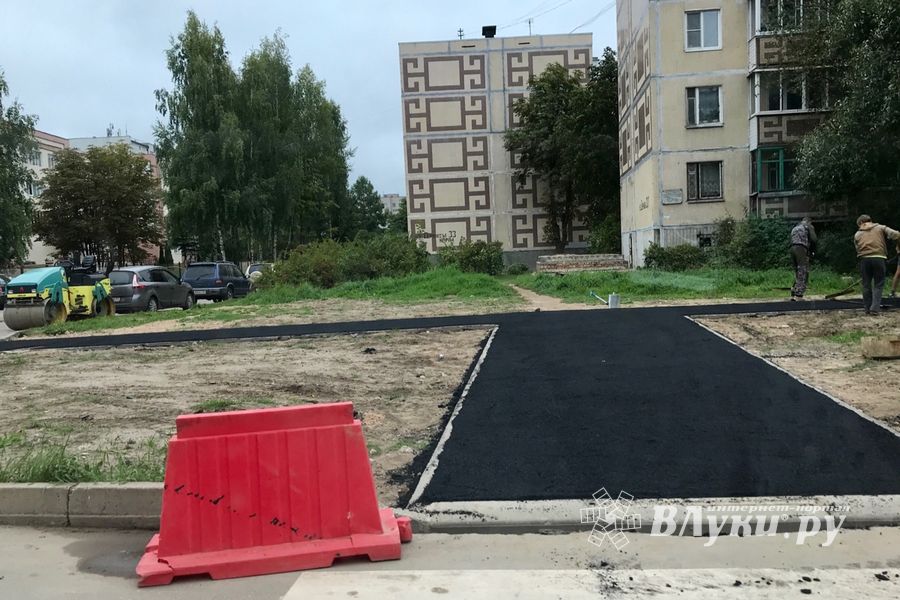 На ул. Пескарёва приступили к асфальтированию тротуара (ФОТО)