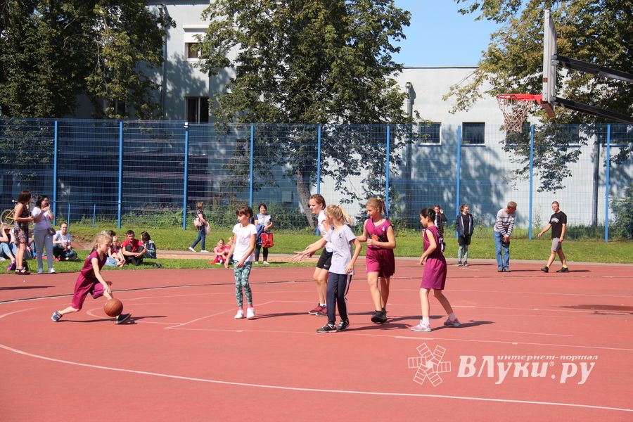 Спортивними мероприятиями отметили День физкультурника в Великих Луках (ФОТО)
