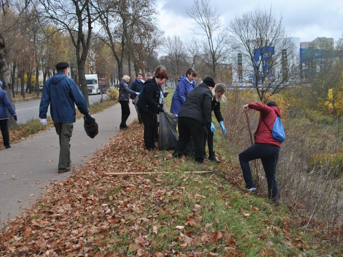 Педагоги лицея №10 провели субботник (ФОТО)