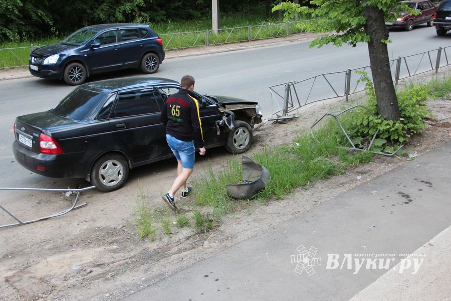 ДТП возле бани «Каменка» в Великих Луках (ФОТО)