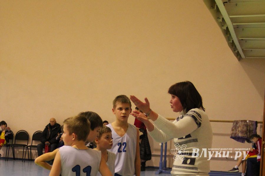 Великолукские баскетболисты стали победителями междугородних соревнований по баскетболу