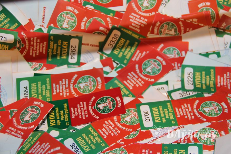 ТК «Первомайский» подарил великолучанам новогоднее волшебство (ФОТО)