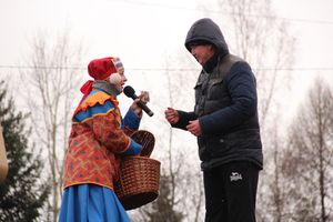 В Великих Луках сожгли Масленицу (фото)