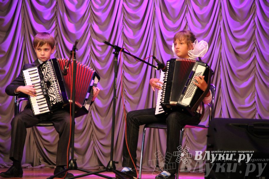 В детской музыкальной школе имени М.П. Мусоргского состоялся концерт «Праздник в 4 руки или парад дуэтов» (фото)
