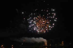 Огненные шоу состоялись над Ловатью (ФОТО)