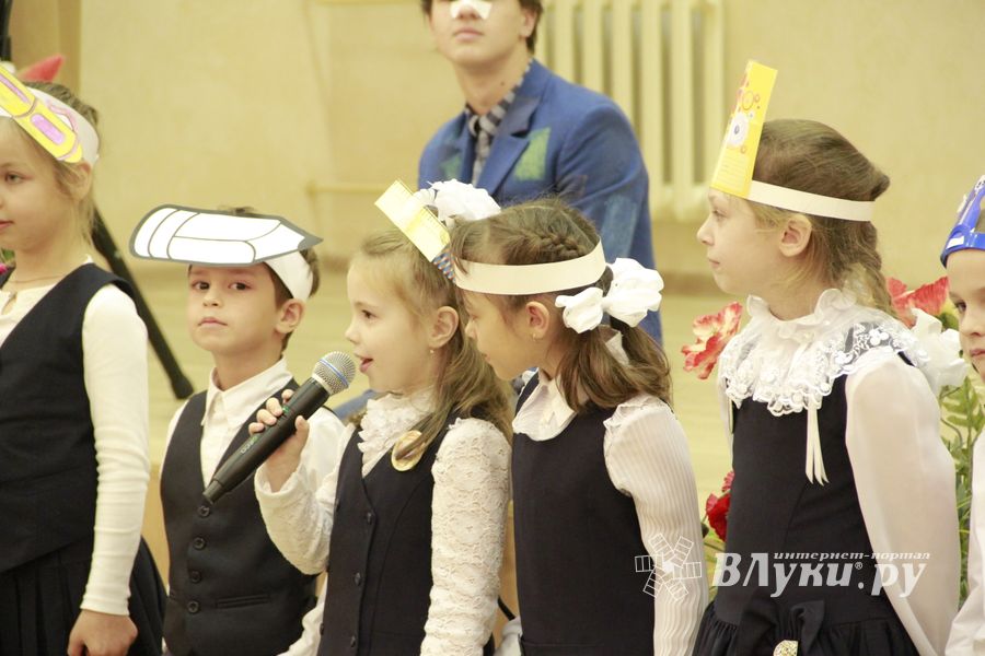 Великолукские первоклассники перевоспитали Бабу-Ягу (ФОТО)