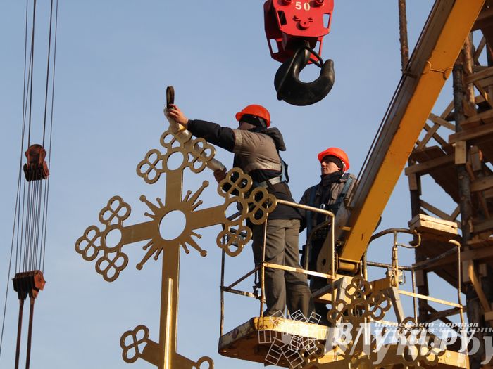 У храма святителя Тихона теперь есть освященные кресты