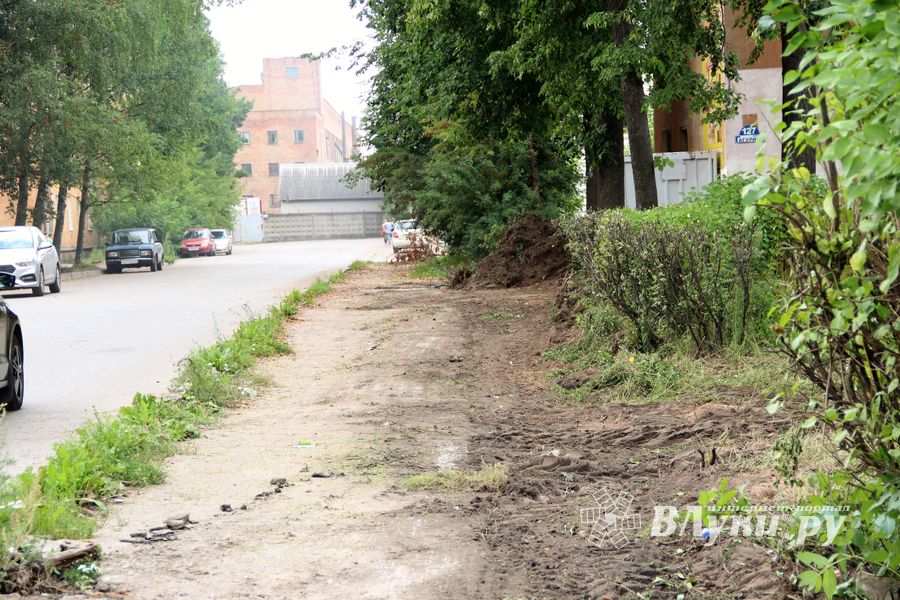 Старый камень в новом сквере (ФОТО)