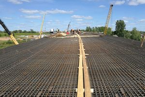 Строители приступили к усилению проезжей части путепровода Великих Лук (ФОТО)