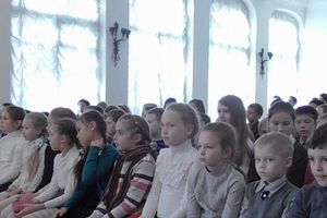 «Подарок одноклассникам» преподнесли учащиеся школы искусств центра эстетического воспитания (фото)