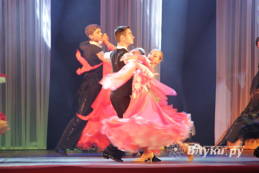 В Великих Луках прошел концерт, посвященный дню освобождения города (фото)