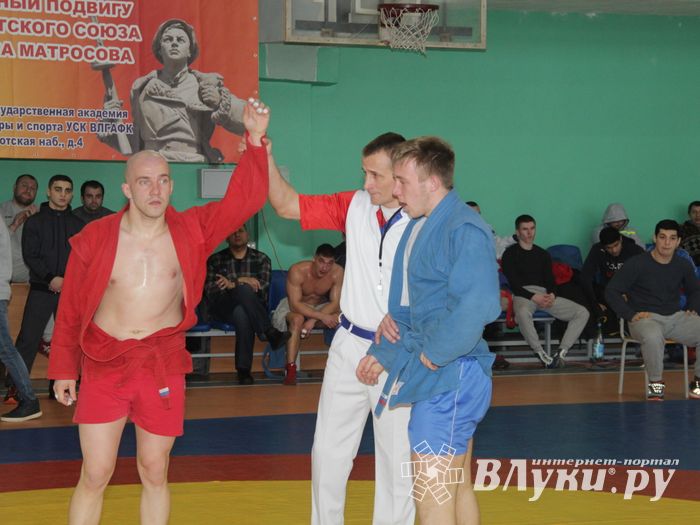 В Великих Луках прошел турнир по самбо, посвященный подвигу Александра Матросова (ФОТО)