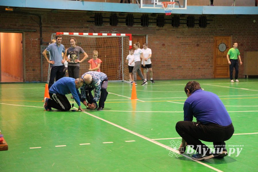 В Великих Луках прошло Первенство города среди спортивных семей (ФОТО)