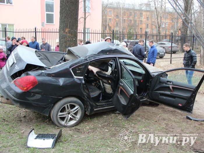 Молодого мужчину с места ДТП на пр-те Гагарина увезла скорая (ФОТО, ВИДЕО)