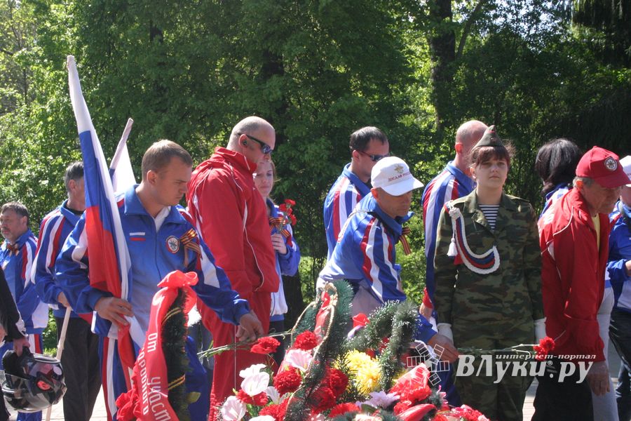 Члены Международного автопробега прибыли в Великие Луки 