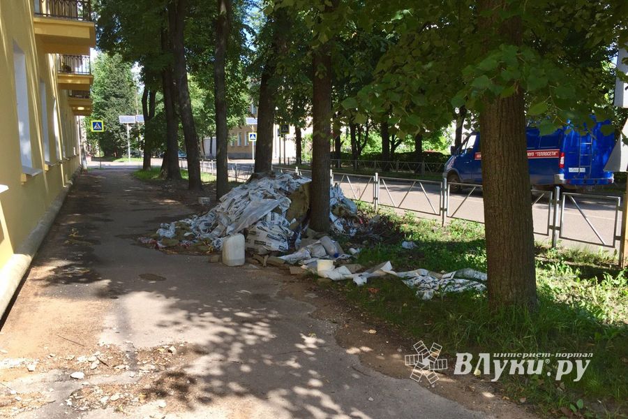 Ремонт прошел, мусор остался (ФОТО)
