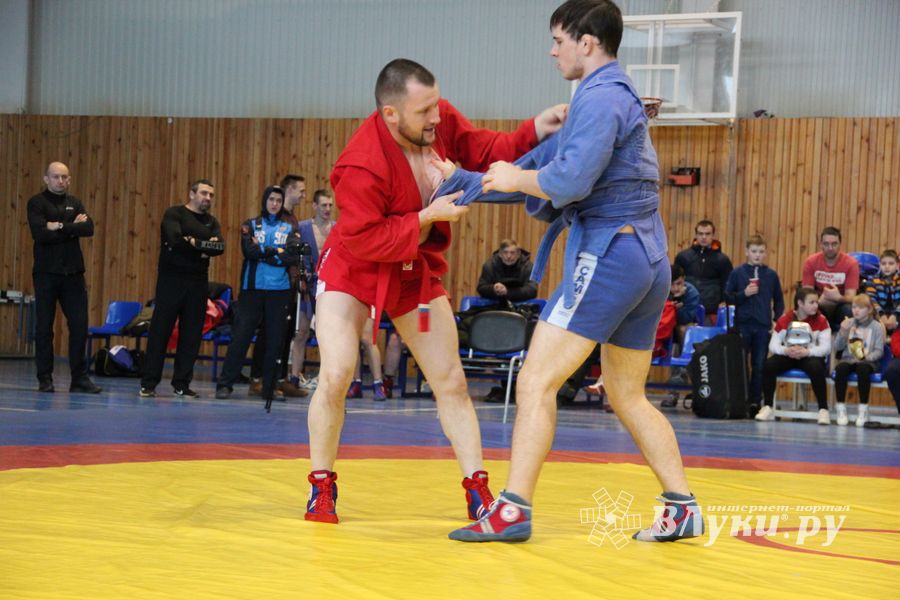 Всероссийские соревнования по самбо проходят в Великих Луках (ФОТО, 0+)