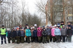  В Великих Луках прошла акция  «Мы в ответе за жизнь своих детей!» (ФОТО)