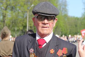 Парад Победы в Великих Луках (фото)