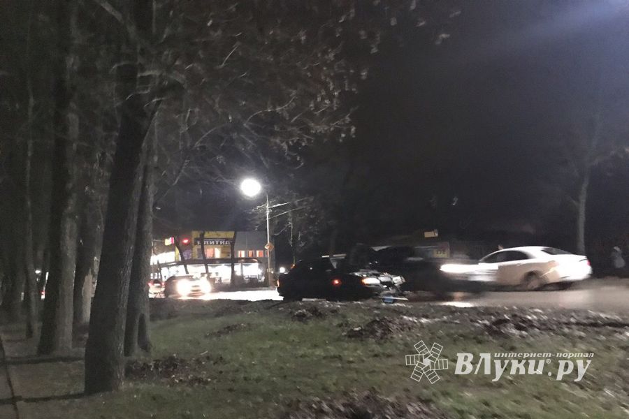 Фотофакт: ДТП в Великих Луках