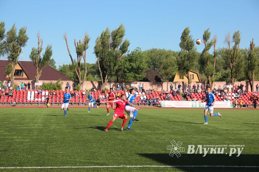 Великолучане проиграли последний домашний матч дебютного сезона (ФОТО)