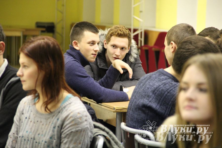 Четвертый тур игр «Что? Где? Когда?» состоялся вчера в ДК ЛК (фото)