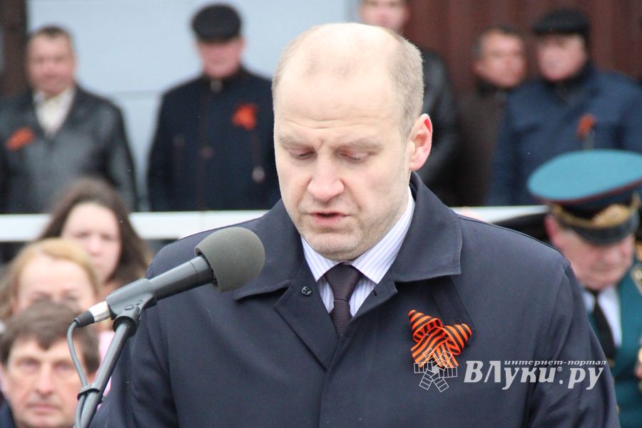 В Великих Луках прошел Парад Победы (ФОТО)